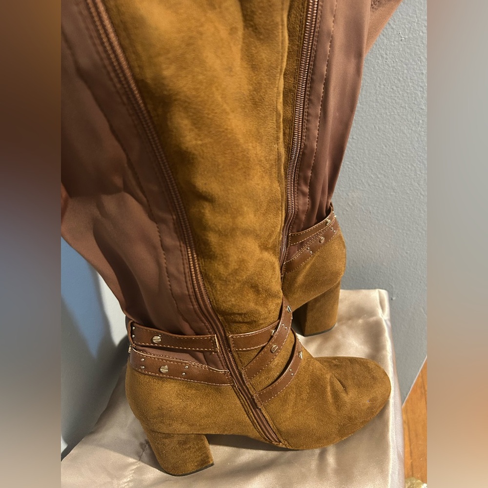 Tan Boots With Accented Design